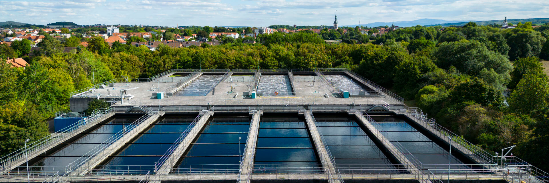 Becken der Kläranlage 