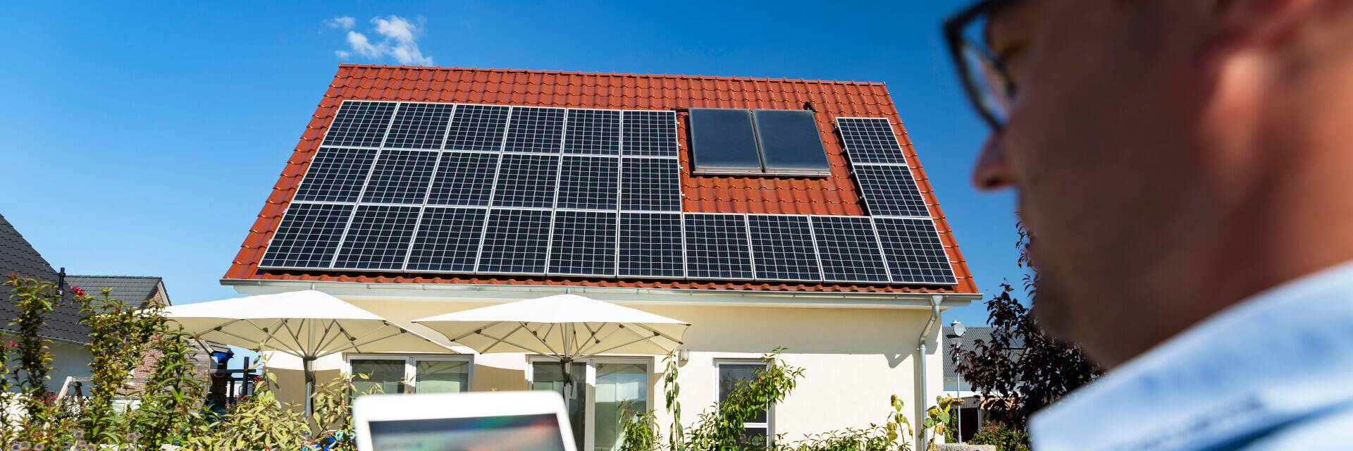 Sie möchten Solarstrom auf dem Dach? Hier sehen Sie ein Beispielprojekt der Stadtwerke Wolfenbüttel mit einer Photovoltaik-Anlage auf dem Dach