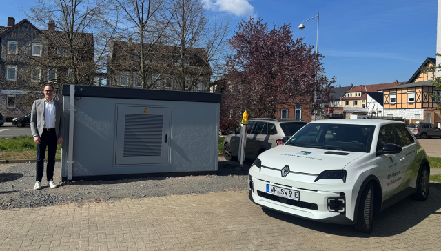Vertragsunterzeichnung im Hause der Stadtwerke Wolfenbüttel mit Vertretern der IBC, Bürgermeistern, zukünftige Gesellschafter sowie Geschäftsführerin der Stadtwerke